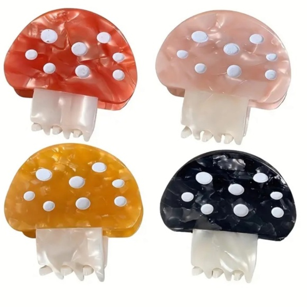 4-Pcs Cute Mushroom Claw Clips nwt